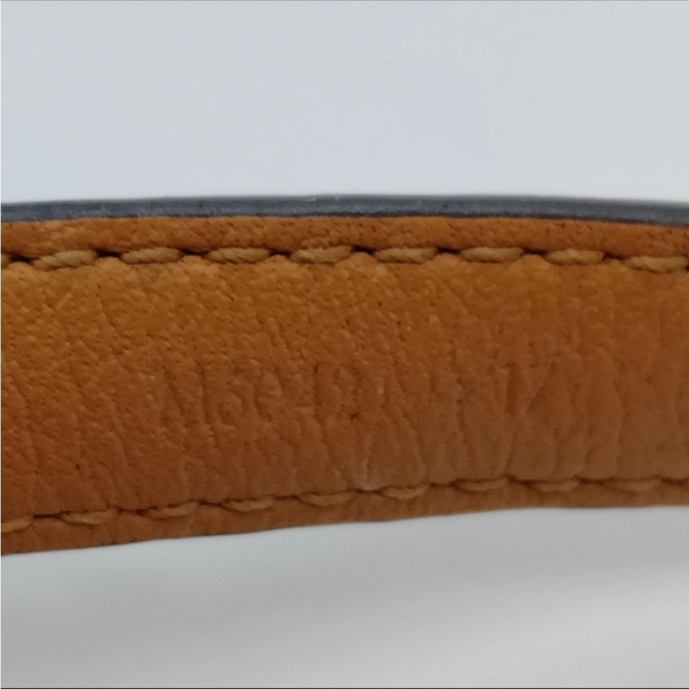 Louis Vuitton Essential V Bracelet - Picture 7 of 9